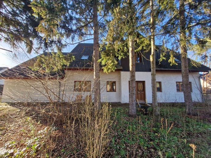 MFH mit  Baugrundstück - seltene Chance in Oranienburg – Hausansicht mit zweitem Bauplatz