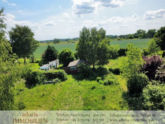 NUR EIN TRAUM? Großes Wochenendgrundstück mit altem Gartenhäuschen in herrlicher Lage auf dem Land – Foto 1