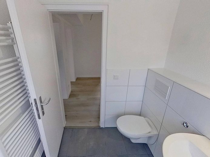 Ein perfektes Familiennest: Moderne 4-Zimmer-Wohnung mit BALKON und Tageslichtbad – Ansicht II: Bad