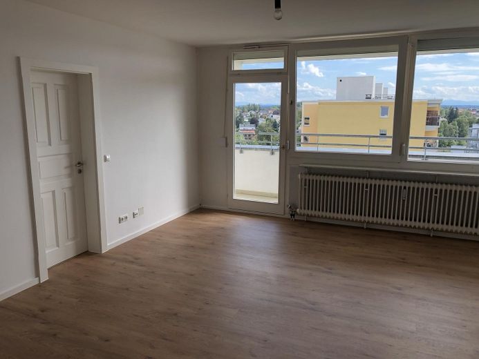 De particular - piso renovado de 3 habitaciones con balcón orientado al sur y vistas a las montañas – Foto 1