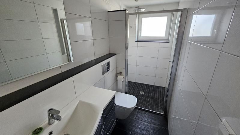 Sehr gepflegtes 4-Zimmer EFH mit Garten und 2 Terrassen Nähe Stadtpark in Lampetheim – Bild 6