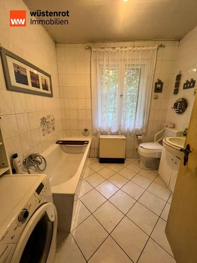 Gemütlicher Bungalow mit Erweiterungspotenzial bei Beeskow zu verkaufen. Schauen Sie vorbei... – Bad