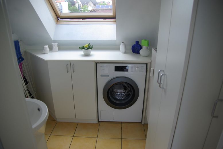 4 Zimmer Wohnung in Kernen – Gästetoilette Einbaumöbel
