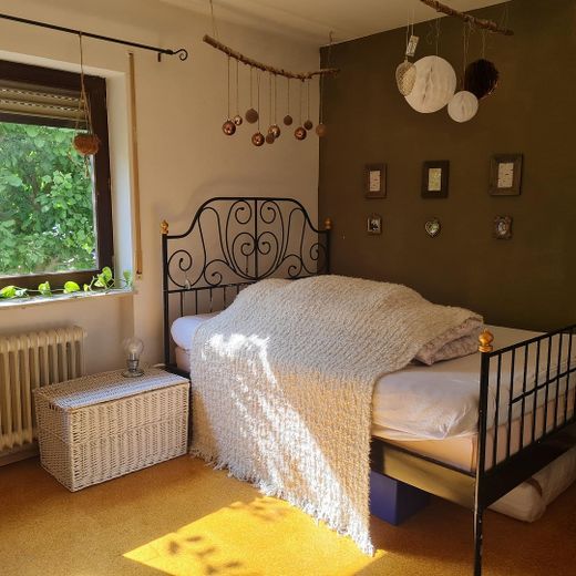 5 Zimmer Erdgeschoss-Wohnung mit Garten und separaten Eingang im OT Alzenau – 1 Kinderzimmer
