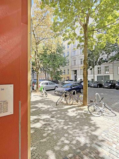 Seltene Gelegenheit am Zionskirchplatz: Kernsaniert & provisionsfrei – Hauseingang