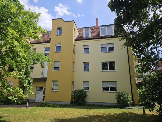 *Provisionsfrei*Von Eigentümerin,sofort frei, stillvolle Wohnung mit Tiefgarage – Gebäude