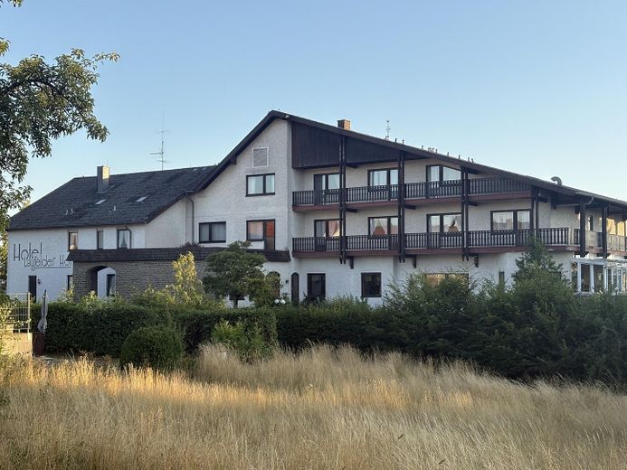 Projektentwicklung „Laufelder Hof“ - Chancenreiche Investitionspartnerschaft – Seite 2
