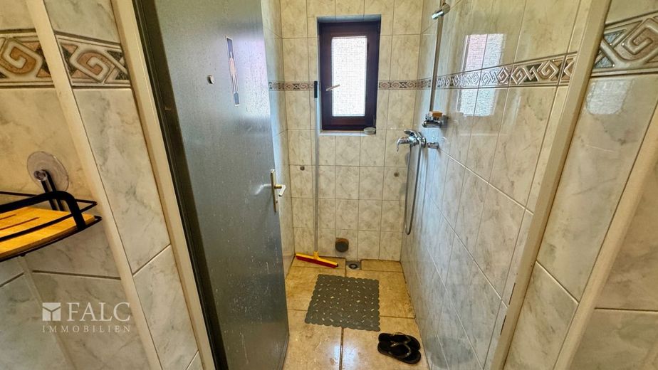 WE 1: Dusche