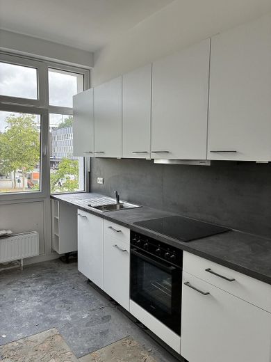 Sanierte Wohnung am Glinder Markt mit großem Balkon – Beispielküche, Nachbarwohnung