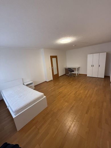 Chambre en colocation Bachstraße – Zimmer-Schrank