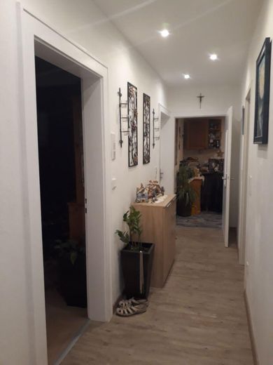 Mehrfamilienhaus in zentraler Lage – Flur OG