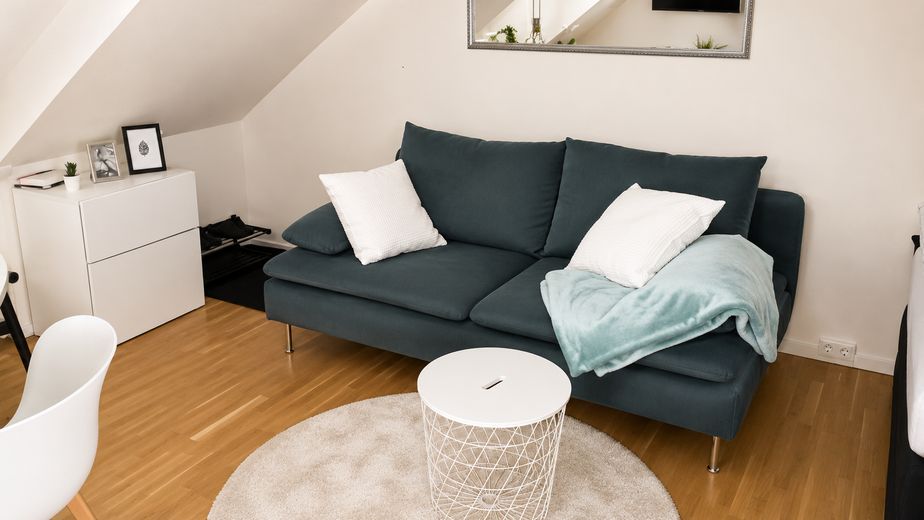 Helle möblierte 1-Zimmer-Dachgeschosswohnung in München-Trudering – Foto 7