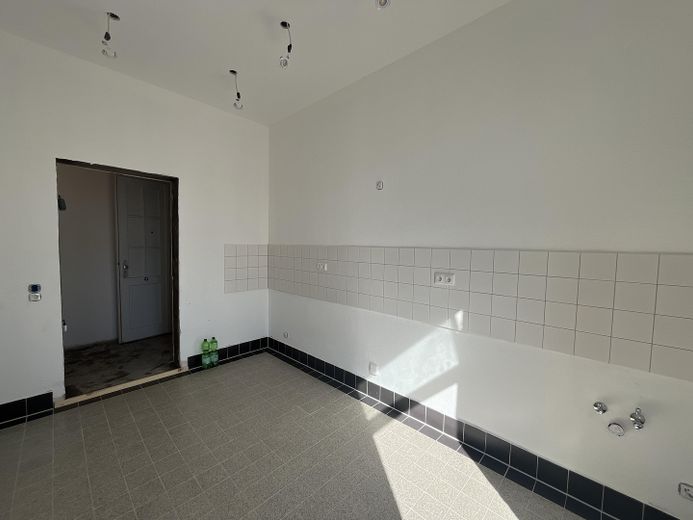 Piso de 3 habitaciones completamente renovado con 2 balcones en pleno Oststadt – Küche