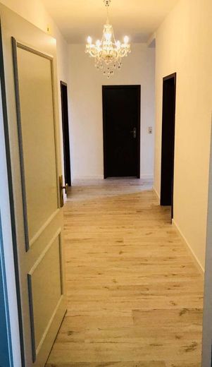 68 m², 2 Zimmer – Flur
