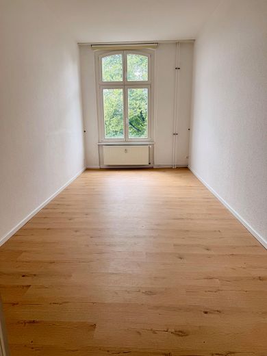 Helle, großzügig geschnittene 2-Zimmer-Wohnung – Schlafzimmer