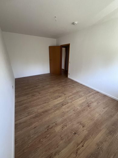 Frisch renovierte 75 m²-Wohnung mit Balkon, Aufzug & EBK in Hannover-Bothfeld-Vahrenheide – Schlafzimmer