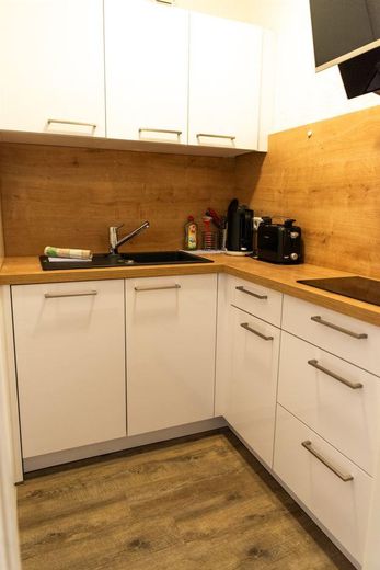 Möblierte 1-Zi Wohnung mit neuer EBK und Balkon in Sindelfingen – Küche mit kompletter Ausstattu