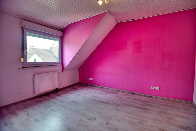 Bezugfsfreie 6 ZKBB mit XL-Panoramaterrasse &amp; Gemeinschaftsgarten | Gepflegtes 2FH mit Garage – Kinderzimmer3