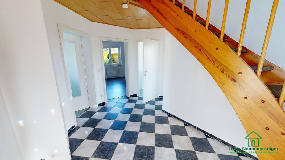 Einfamilienhaus mit Carport und Garten – Foto 6