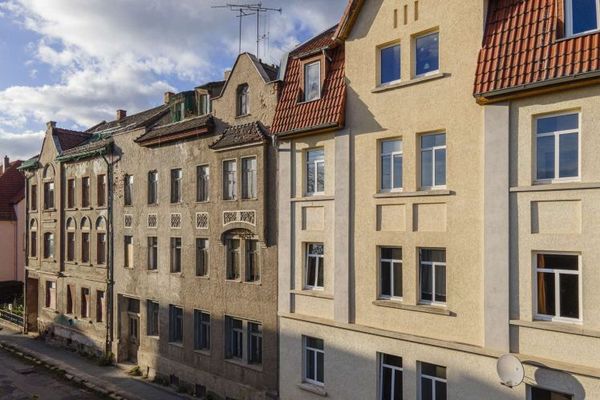Bauträger aufgepasst! 2 unsanierte MFH mit 836 m² Wfl. in Gera!