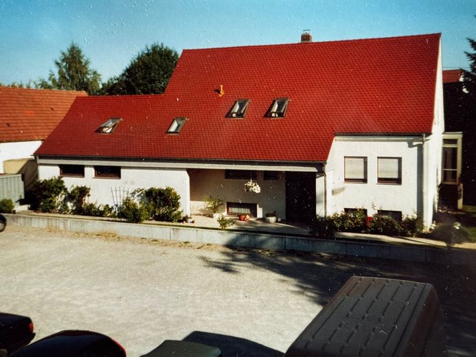 PROVISIONSFREI: Attraktives Haus mit zwei getrennten Wohnungen - eröffnet vielseitige Möglichkeiten! – Foto 1