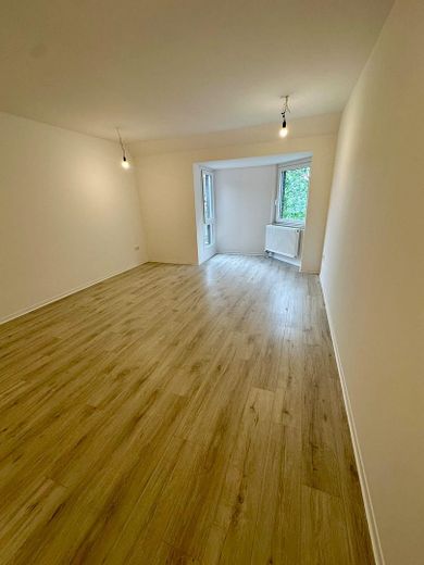 Großzügige 4,5-Zimmer-Wohnung mit ca. 135 m², Balkon, 2 Bädern, Aufzug und Garage in Düsseldorf-Bilk – Kinderzimmer 1