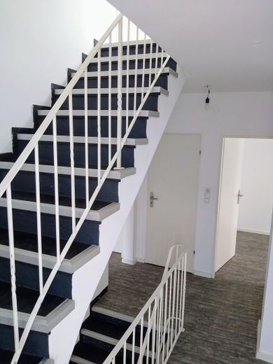 Sin comisión: casa con garaje en venta – OG