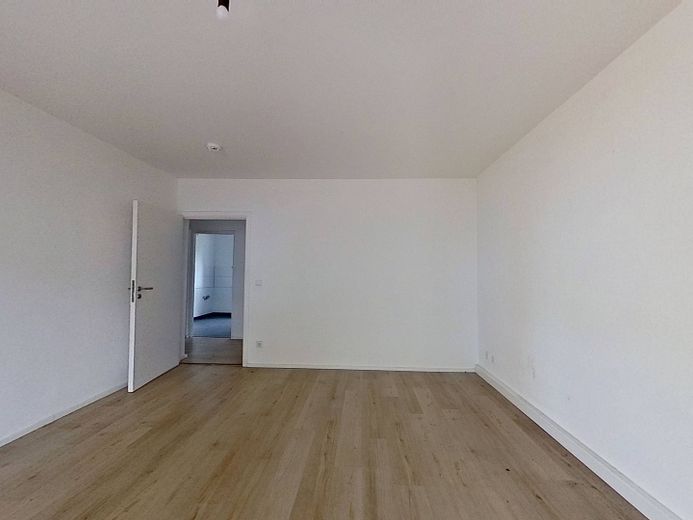 ** Moderne 4-kamer-begane-grondwoning met terras&daglichtbad in Roding ** – Ansicht II: Wohn- und Esszimm…