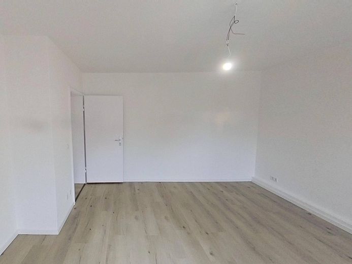 Ein perfektes Familiennest: Moderne 4-Zimmer-Wohnung mit BALKON und Tageslichtbad – Ansicht II: Wohn- und Esszimm…