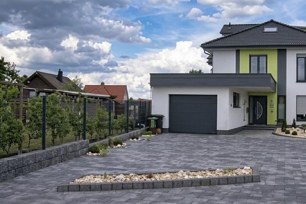 Moderne Luxusvilla: 432 m² Wohnfläche, PV-Anlage, Wärmepumpe & Sauna
