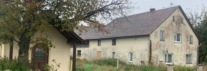 Haupthaus und Kapelle