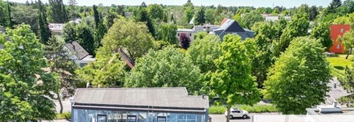 IMMOBERLIN.DE - Bireysel atmosfere sahip geniş tek/iki ailelik ev