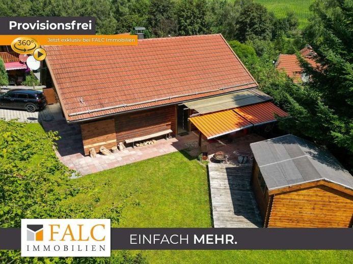 Una casa per chi cerca qualcosa di speciale: la vostra nuova casa in legno immersa nel verde – Foto 1