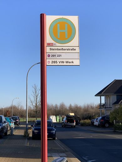 Haltestelle vor der Tür