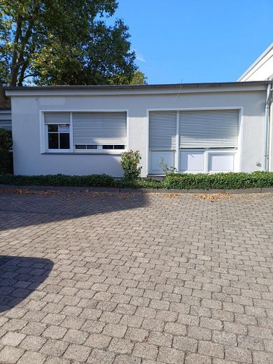 Gewerbefläche mit eigenem Eingang in Dortmund-Lütgendortmund zu vermieten – Außenansicht 