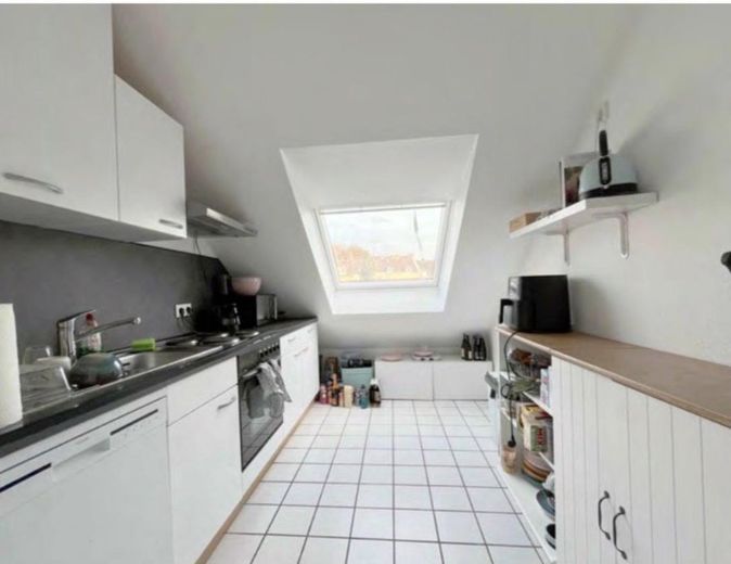 Moderne Zweizimmerwohnung mit Balkon und Einbauküche in Düsseldorf . Büdingenstr.Stadtbezirk7 – Foto 5