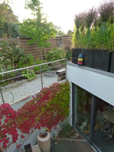 Sonniges Reihenendhaus mit Atelier - ruhige, familienfreundliche Lage, Garten & Blick über Skyline – Atrium 