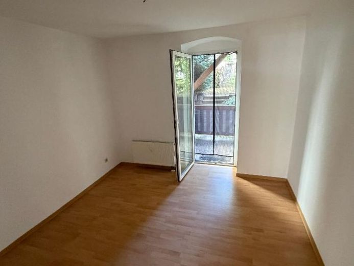 Zentraler Wohn-t-raum in der Silberstadt Freiberg – Erdgeschosswohnung mit Balkon & Blick ins Grüne – Foto 1