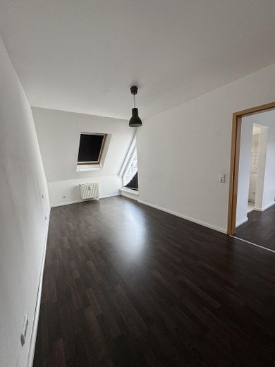 stilvolle 2-Zimmer-DG-Wohnung mit beeindruckender Raumhöhe - zentral in Mz-Kastel, von privat – Foto 7