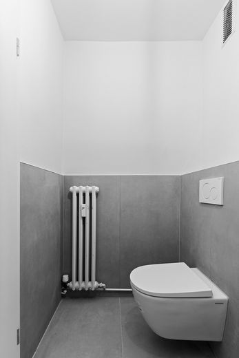1074 Voll möbliertes WG-Zimmer mit Balkon & EBK in FFM-Heddernheim / Nahe Riedberg – Toilette