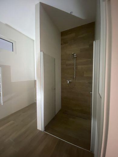 Bad mit ebenerdiger Dusche