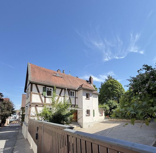 Traumhaftes Fachwerkhaus mit großem Grundstück und Terrasse – Foto 4