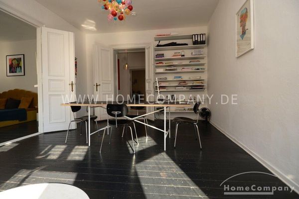 Lichtdurchflutete Altbauwohnung in Kreuzberg, möbliert