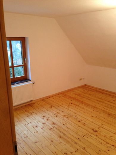 Einfamilienhaus mit Einliegerwohnung in Premium-Revitalisierung – Bsp. Schlafen DG