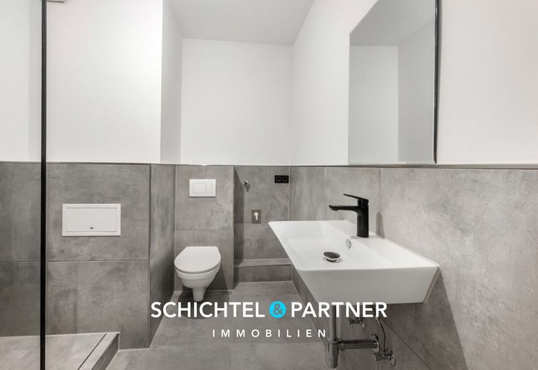 Alte Neustadt | Renovierte 3-Zimmer-Wohnung mit Garage und Balkon – S&amp;P | Badezimmer