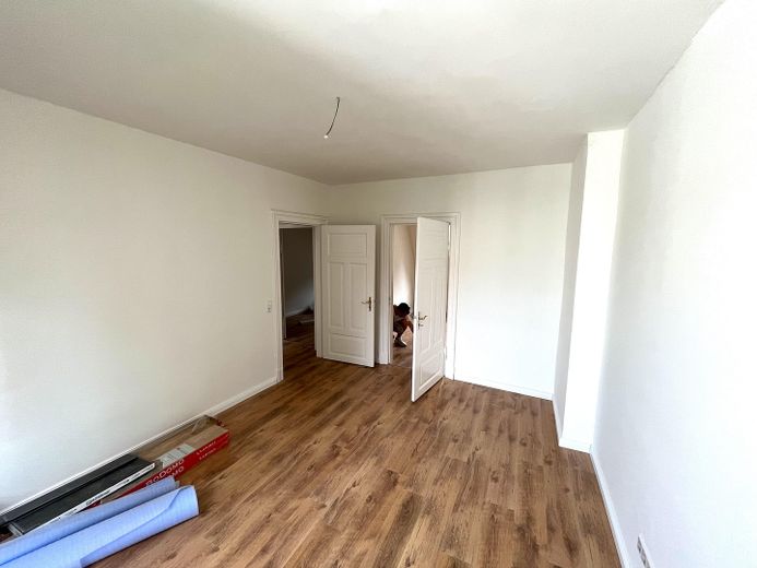 Hell, sehr zentral und mit Einbauküche: freundliche 3-Zimmer-Wohnung in Flensburg – Schlafzimmer