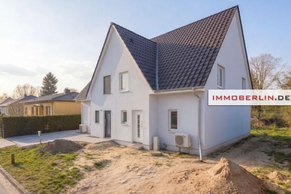 IMMOBERLIN.DE - परिवार-अनुकूल स्थान पर पश्चिममुखी बगीचे और रचनात्मक संभावनाओं वाला आधुनिक कच्चा भवन