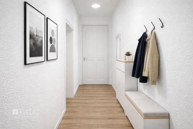 Altbauperle in Stadtfeld-Ost: Charmante 3-Zimmer-Wohnung mit Balkon &amp; Wertsteigerungspotenzial – Flur virtuell eingerichtet