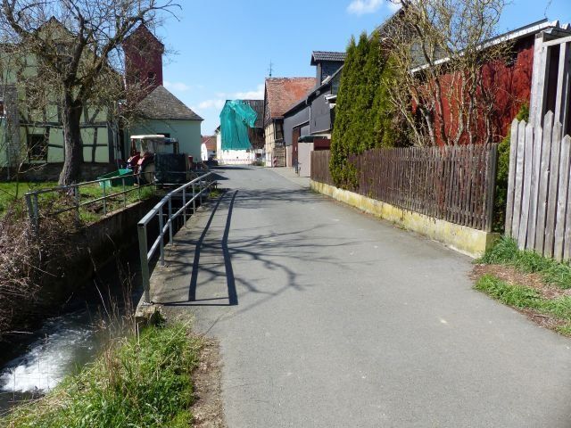 Vor den Toren von Wiesbaden - Baugrundstück für 1-2 Familienhaus in Hünstetten – vis á vis vom Fischbach und sehr großer Wiesenfläche
