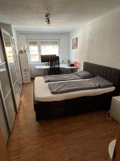 Bonito apartamento de 3 habitaciones con dos balcones en el barrio este de Karlsruhe – Schlafzimmer